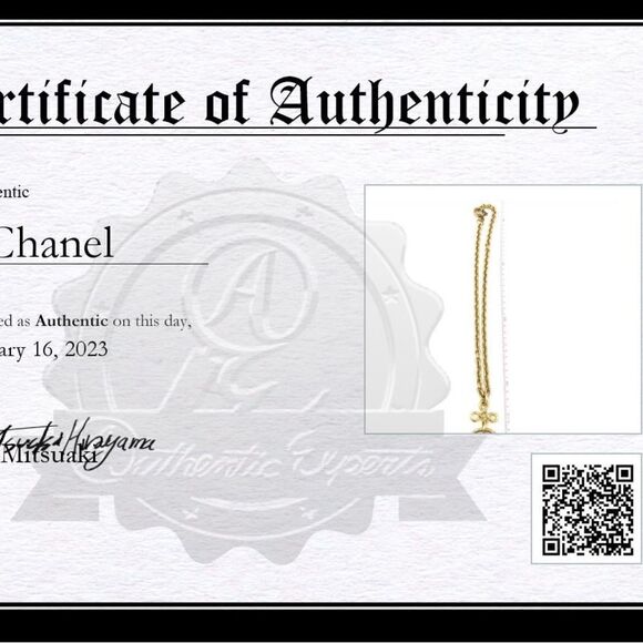 Chanel Authentic Vintage Twisted Cross Circle CC Cut Out 1993 Pendant Necklace - Picture 8 of 8